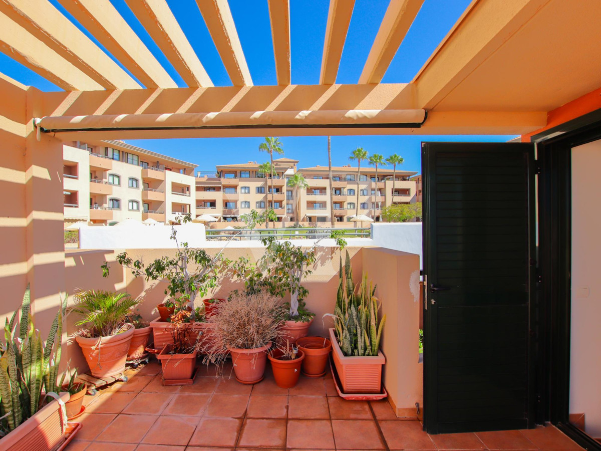 Apartment mit beeindruckender Terrasse und fantastischem Meerblick