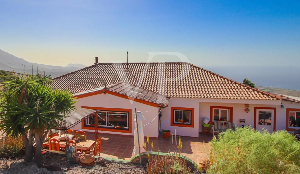 Wunderschöne Finca mit mehreren Wohneinheiten und atemberaubenden Meerblick