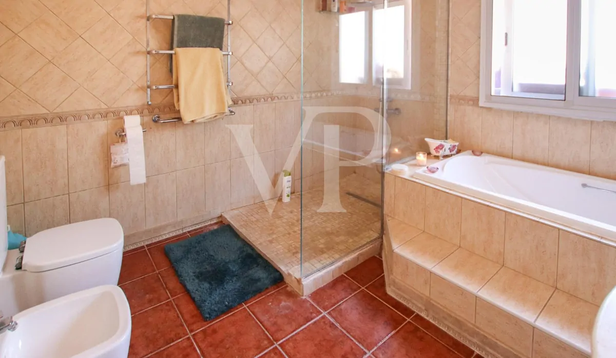 Wunderschöne Finca mit mehreren Wohneinheiten und atemberaubenden Meerblick