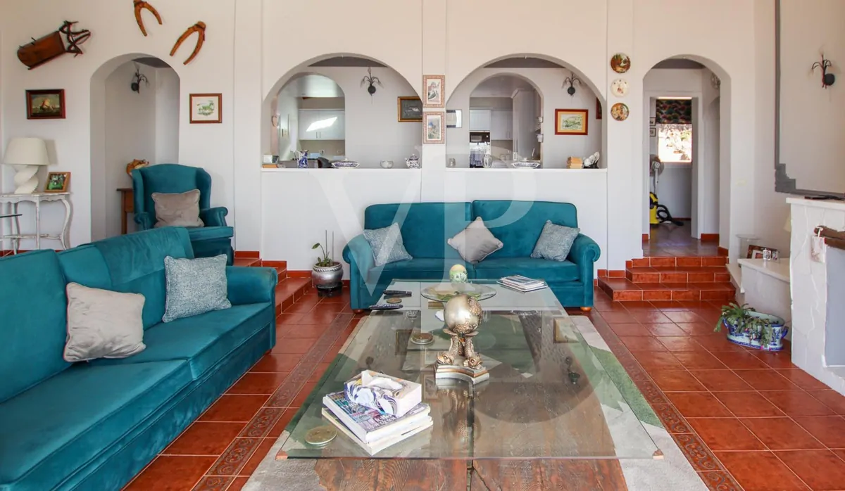 Wunderschöne Finca mit mehreren Wohneinheiten und atemberaubenden Meerblick