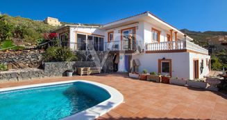 von_poll_real_estate_property_ES243184655_image_1