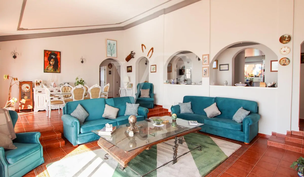 Wunderschöne Finca mit mehreren Wohneinheiten und atemberaubenden Meerblick