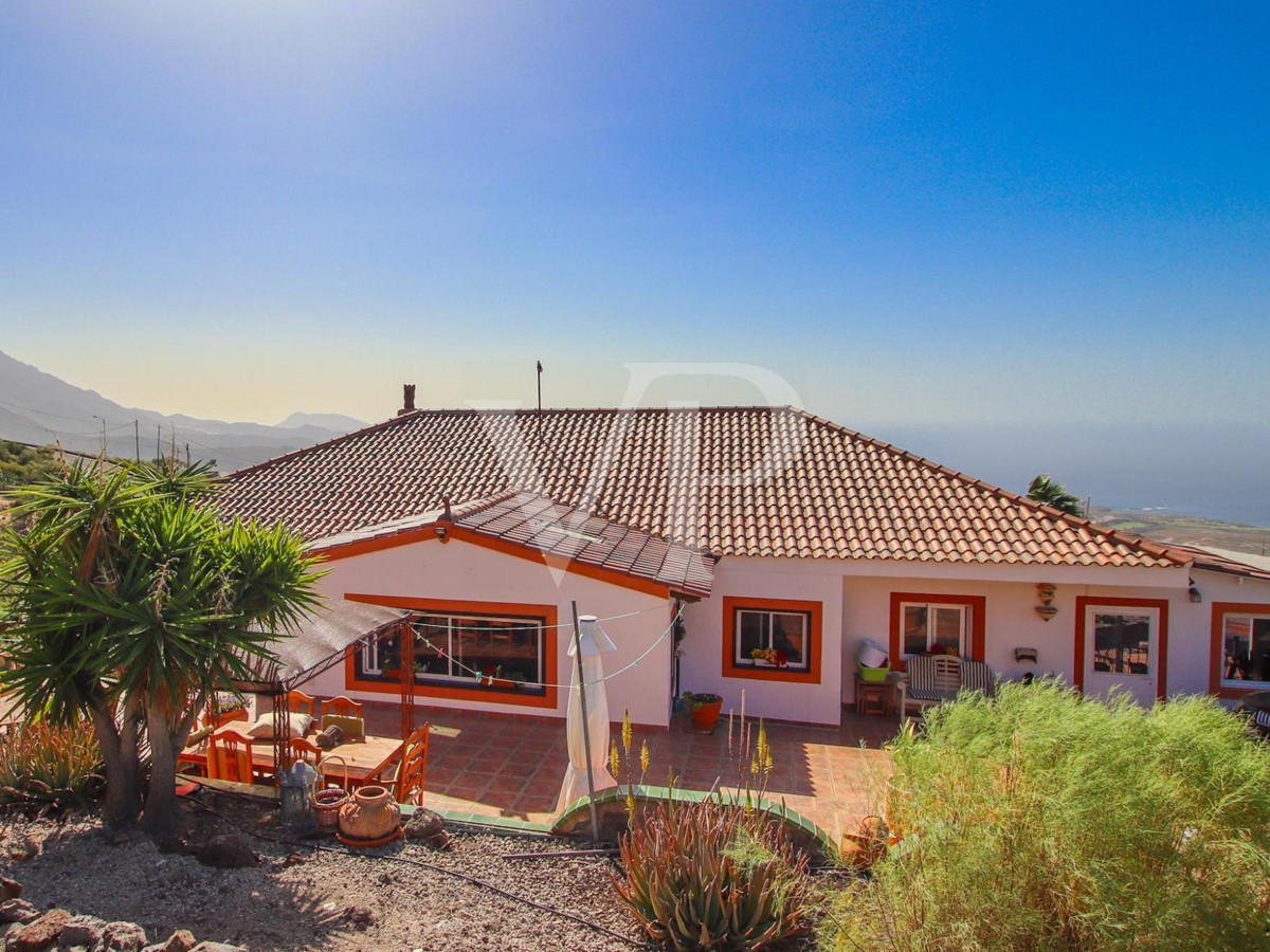 Wunderschöne Finca mit mehreren Wohneinheiten und atemberaubenden Meerblick