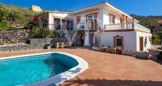 von_poll_real_estate_property_ES243184655_image_0