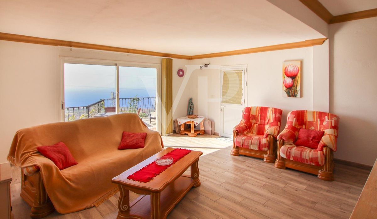 Wunderschöne Finca mit mehreren Wohneinheiten und atemberaubenden Meerblick