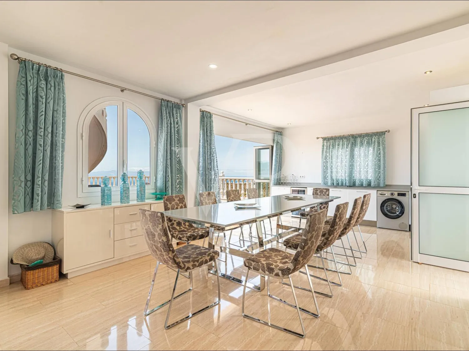 Elegante Villa mit 8 Schlafzimmern und Meerblick in Roque del Conde