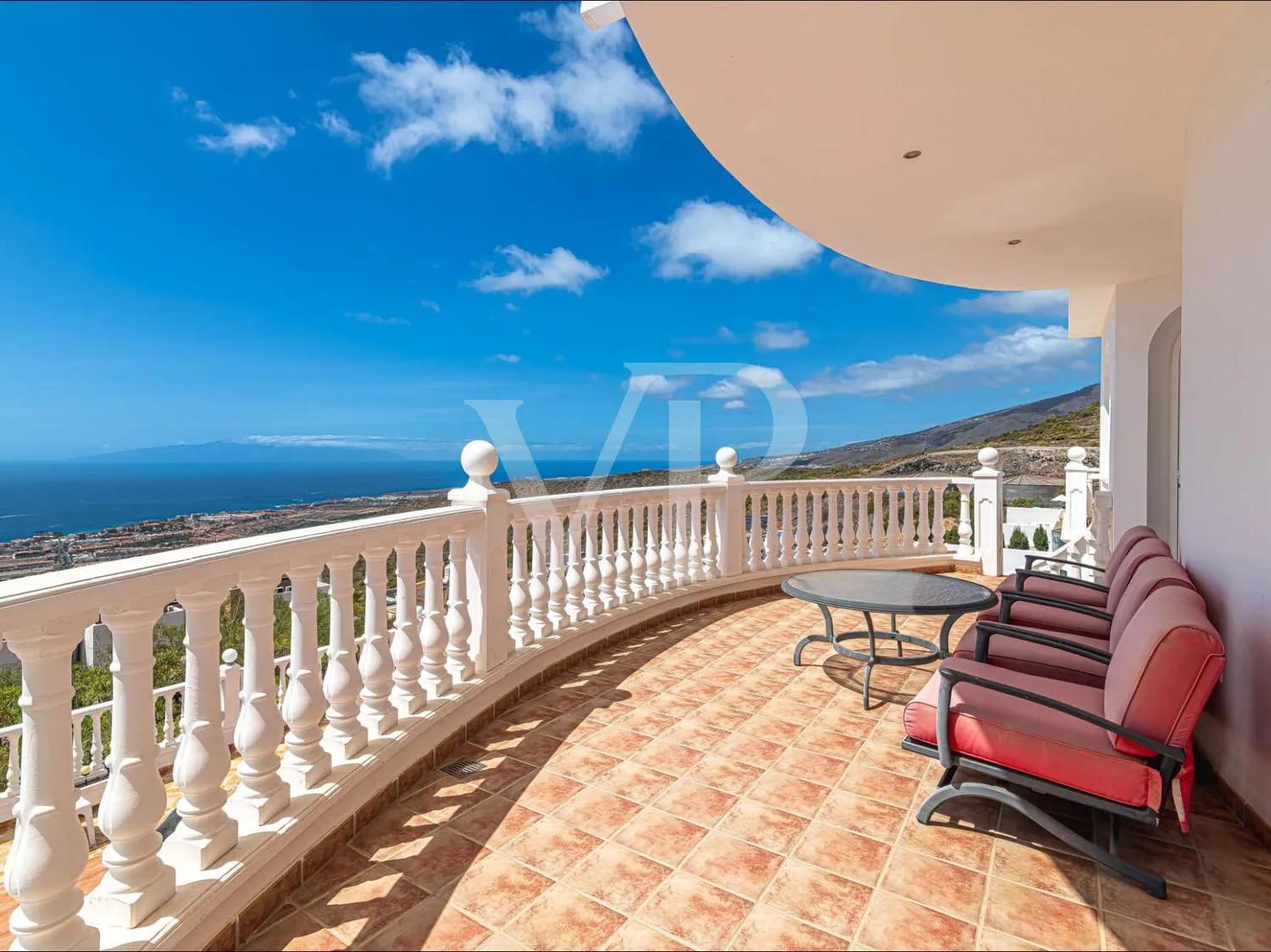 Elegante Villa mit 8 Schlafzimmern und Meerblick in Roque del Conde