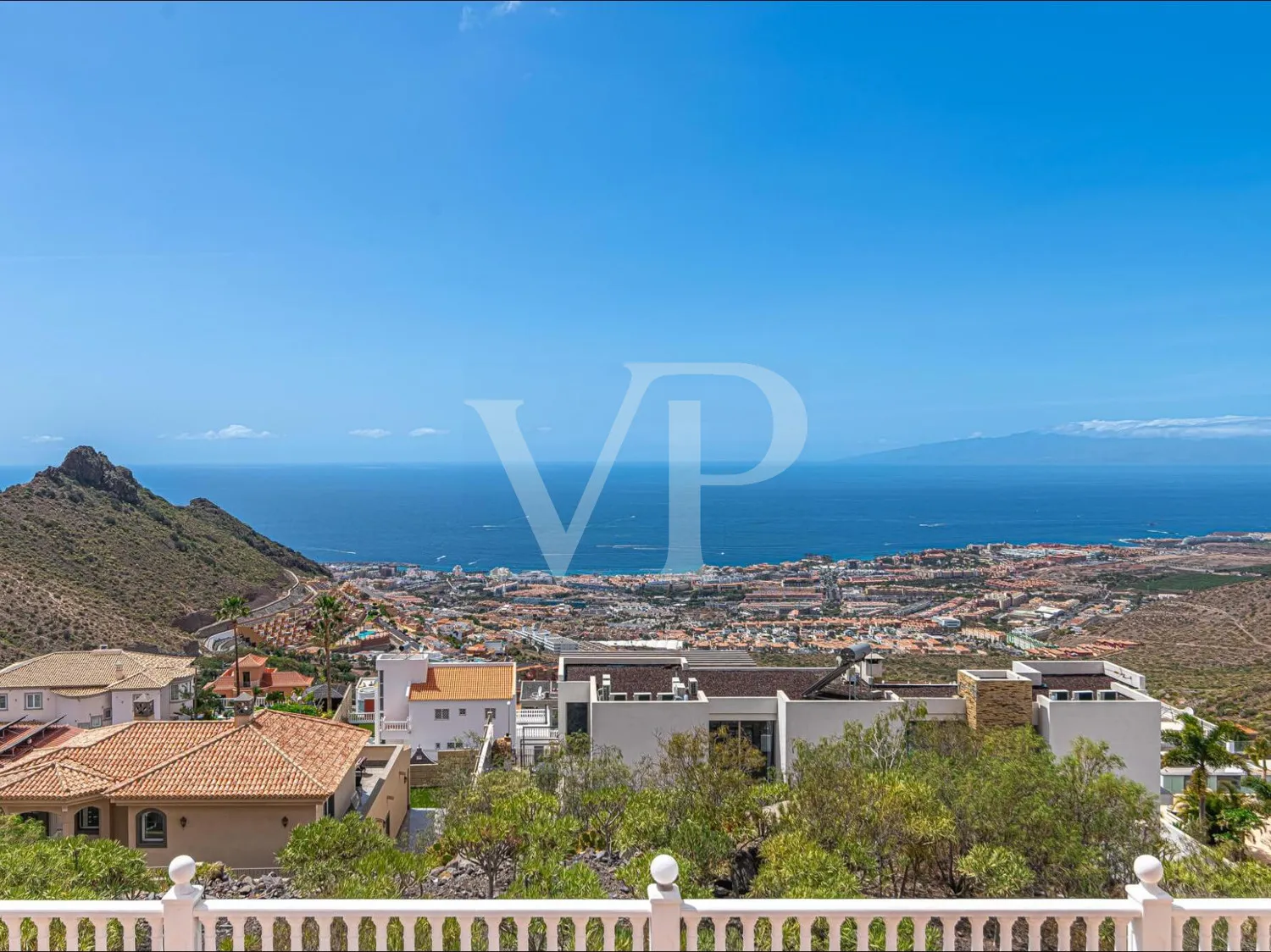 Elegante Villa mit 8 Schlafzimmern und Meerblick in Roque del Conde