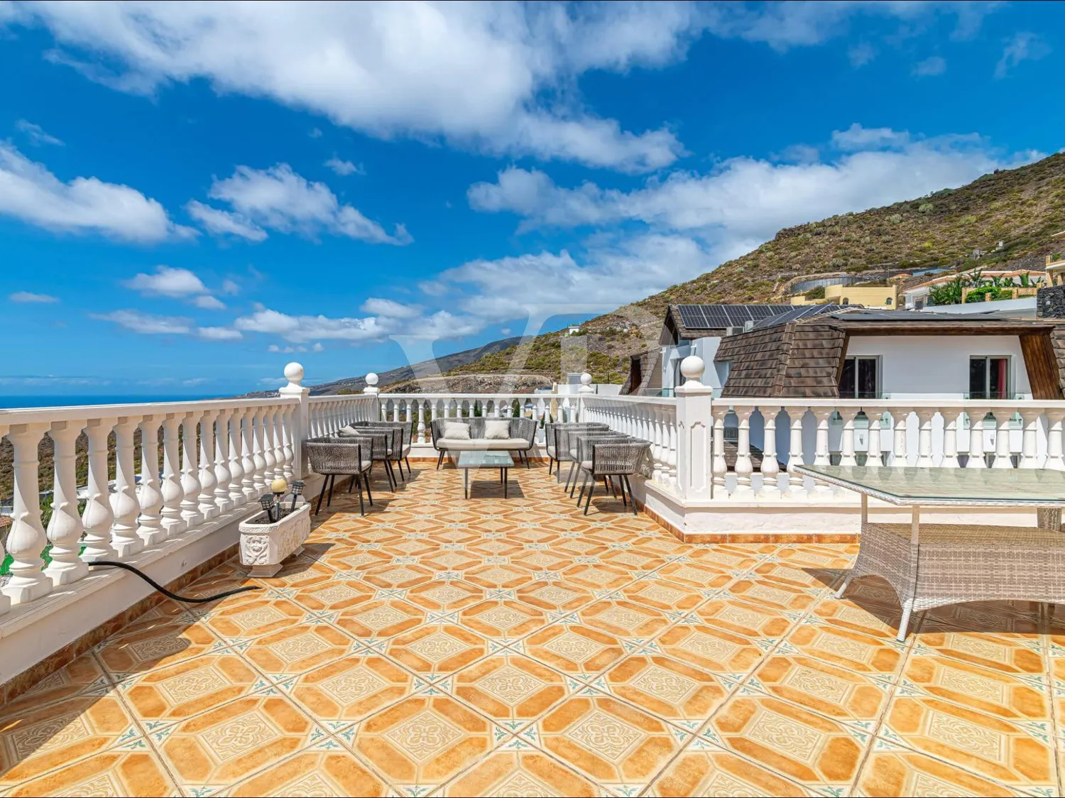 Elegante Villa mit 8 Schlafzimmern und Meerblick in Roque del Conde