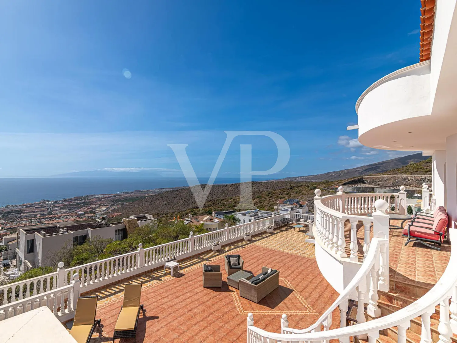 Elegante Villa mit 8 Schlafzimmern und Meerblick in Roque del Conde