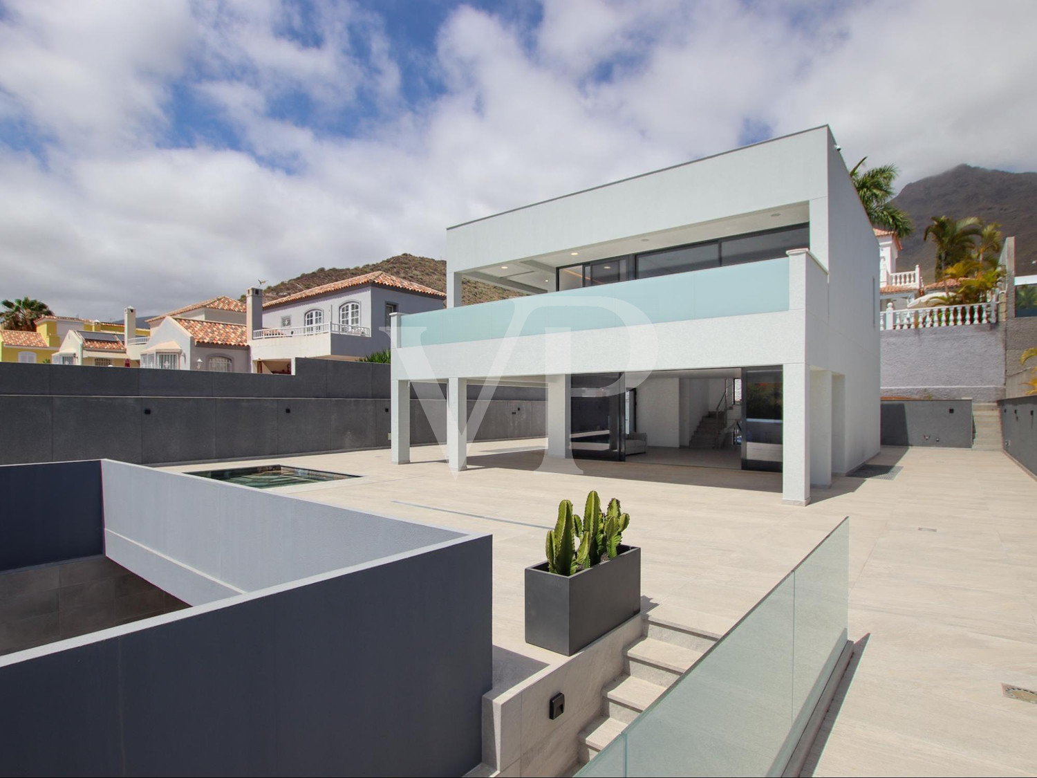 Exquisite newly built villa is ready to move in el Madroñal