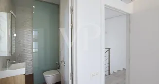 von_poll_real_estate_property_ES243184796_image_26