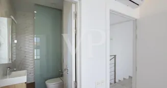 von_poll_real_estate_property_ES243184796_image_26