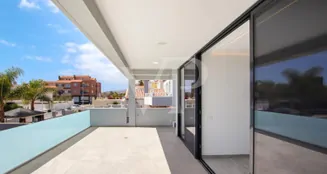 von_poll_real_estate_property_ES243184796_image_30