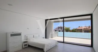 von_poll_real_estate_property_ES243184796_image_20