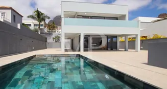 von_poll_real_estate_property_ES243184796_image_0