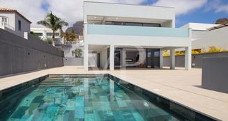 von_poll_real_estate_property_ES243184796_image_0