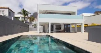 von_poll_real_estate_property_ES243184796_image_0