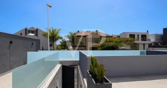 von_poll_real_estate_property_ES243184796_image_4