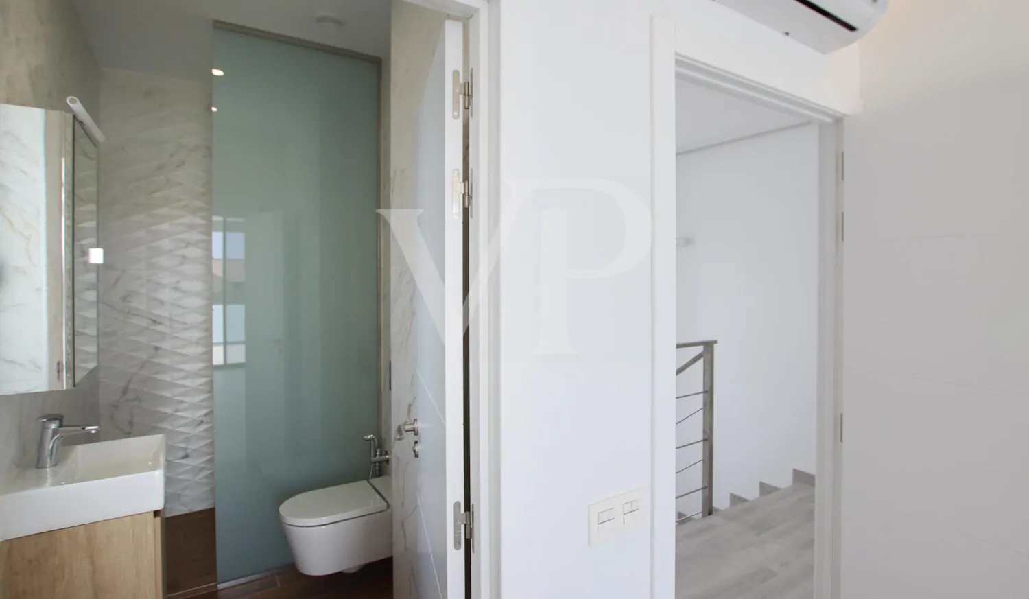 Exquisite Neubauvilla ist bereit für den Erstbezug in el Madroñal