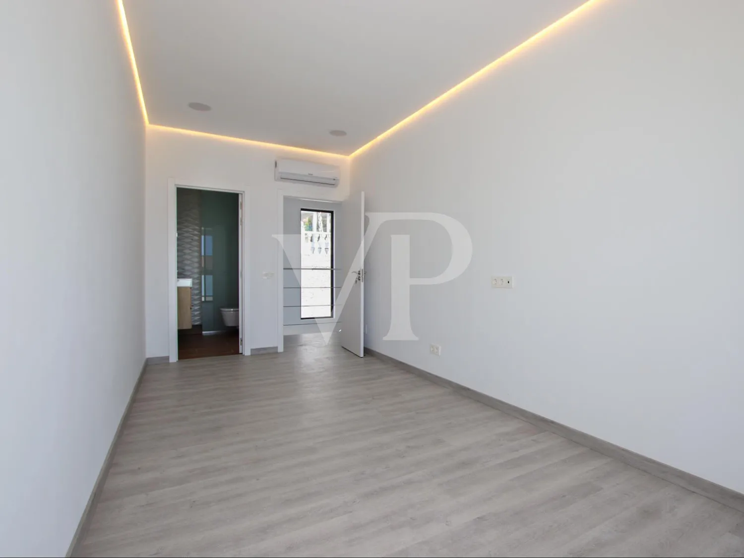 Exquisite Neubauvilla ist bereit für den Erstbezug in el Madroñal