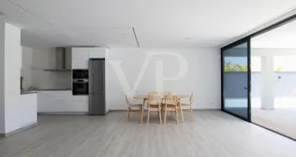 von_poll_real_estate_property_ES243184796_image_93