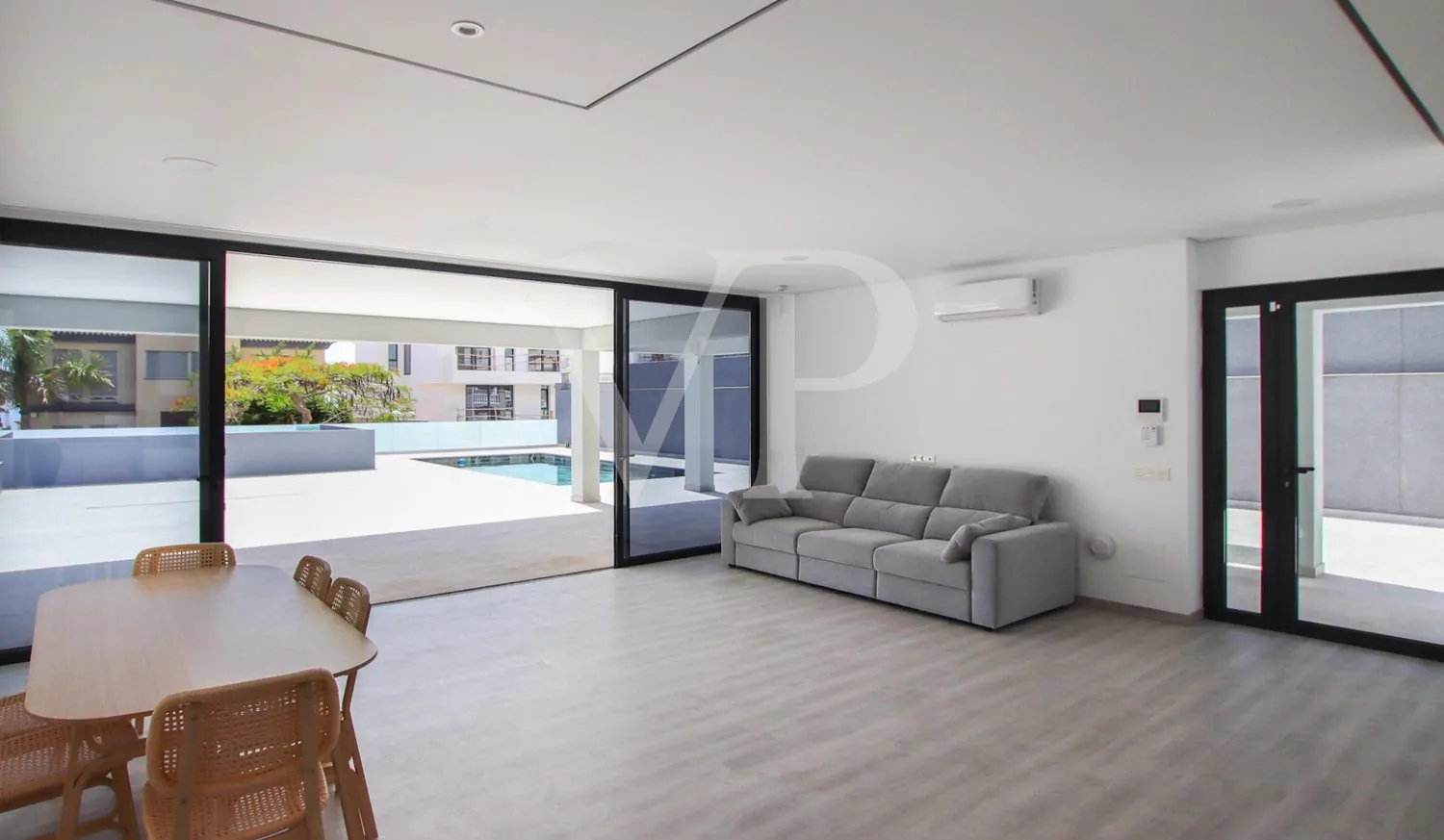 Exquisite Neubauvilla ist bereit für den Erstbezug in el Madroñal