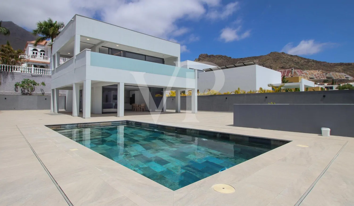 Exquisite Neubauvilla ist bereit für den Erstbezug in el Madroñal