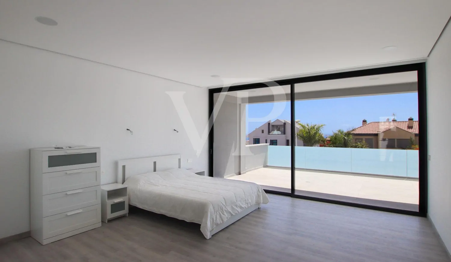 Exquisite Neubauvilla ist bereit für den Erstbezug in el Madroñal