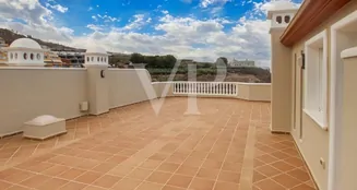 von_poll_real_estate_property_ES243184827_image_3