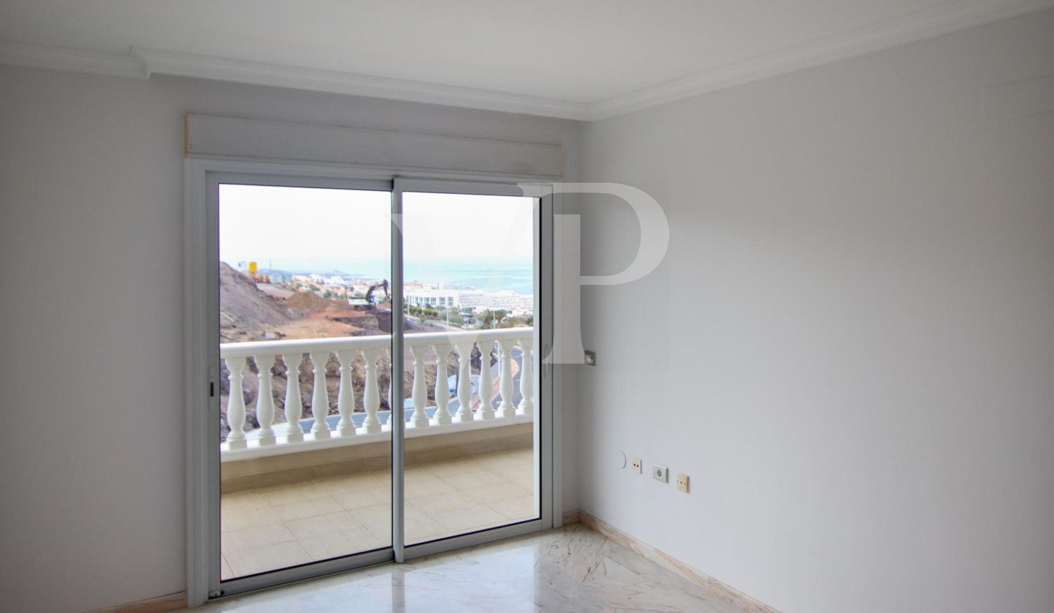 Moderne Penthouse-Wohnung bereit für den Erstbezug