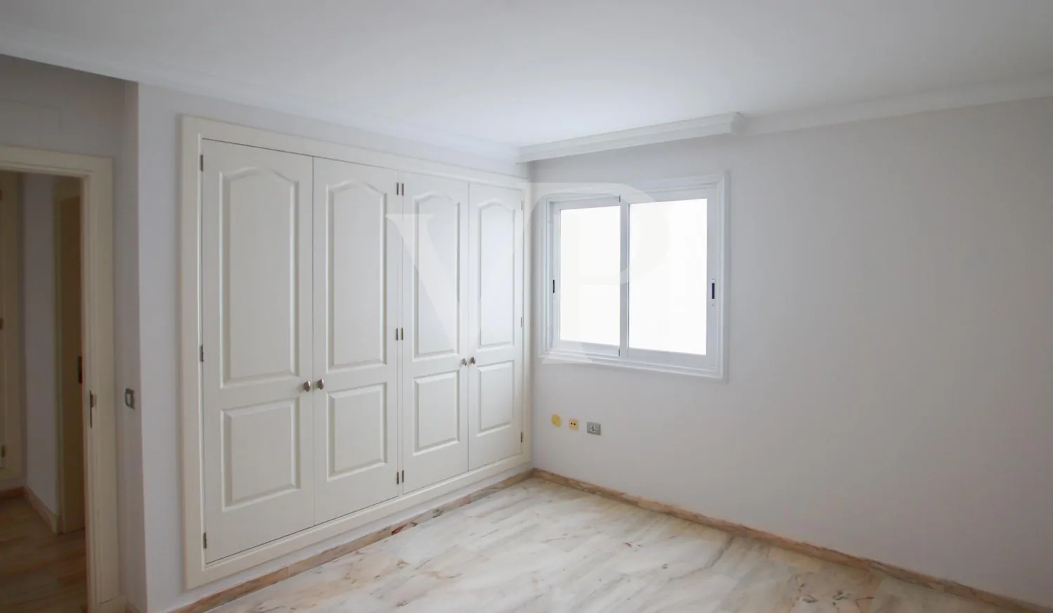 Moderne Penthouse-Wohnung bereit für den Erstbezug