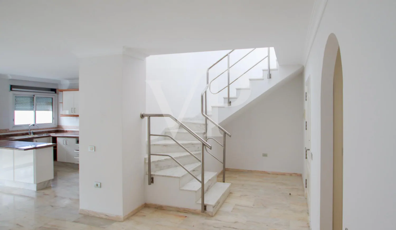 Moderne Penthouse-Wohnung bereit für den Erstbezug