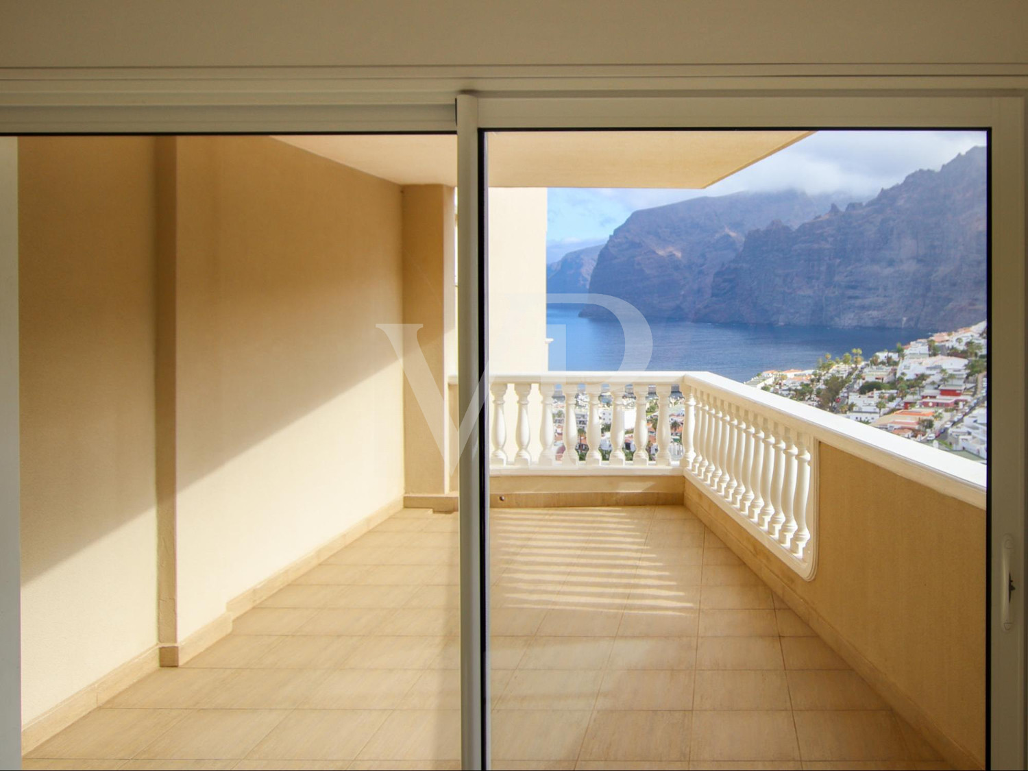 Ático con vistas espectaculares en Los Gigantes