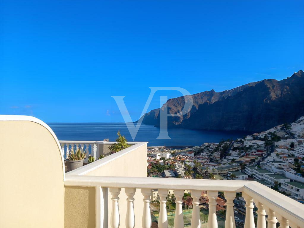 Penthouse with breathtaking views in Los Gigantes