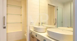 von_poll_real_estate_property_ES243184838_image_120