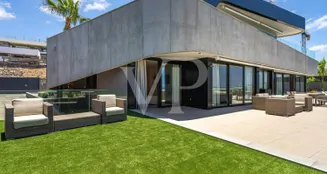 von_poll_real_estate_property_ES243184838_image_87