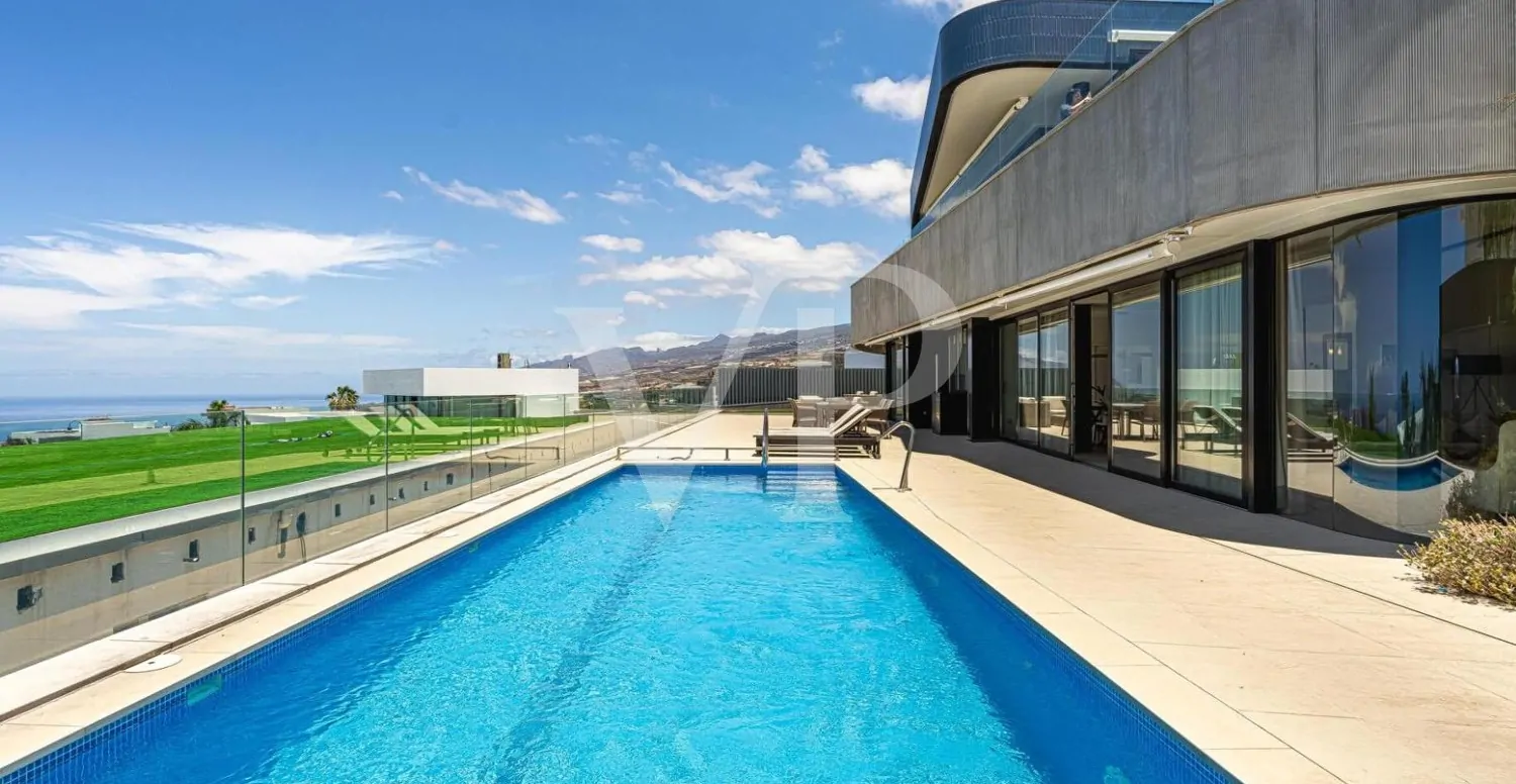 Exklusive Design-Villa mit Luxusausstattung und Traumblick auf das Meer