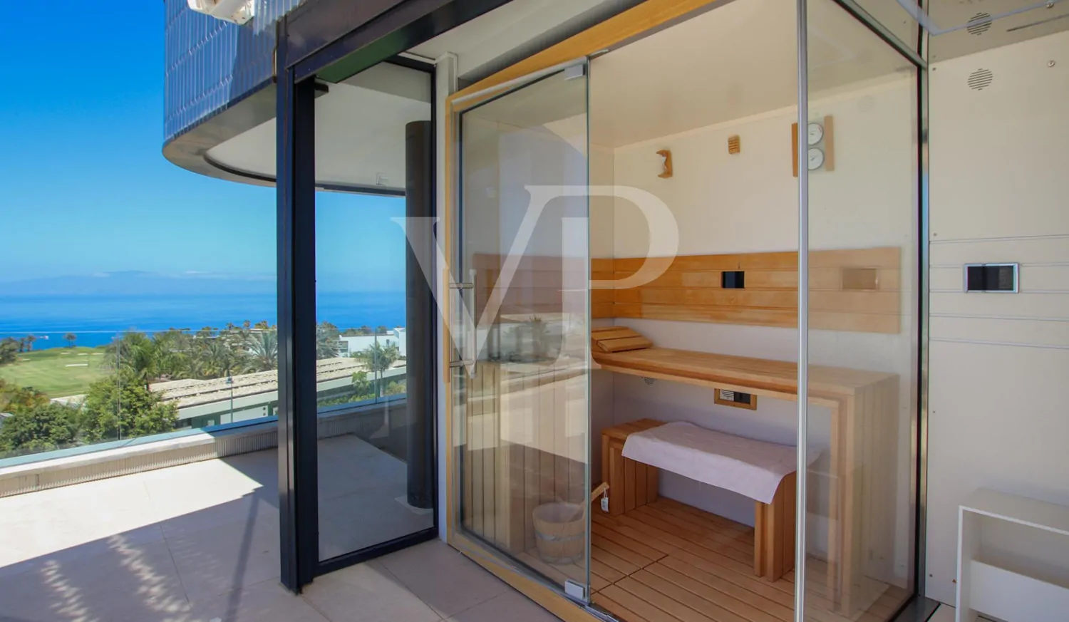 Exklusive Design-Villa mit Luxusausstattung und Traumblick auf das Meer