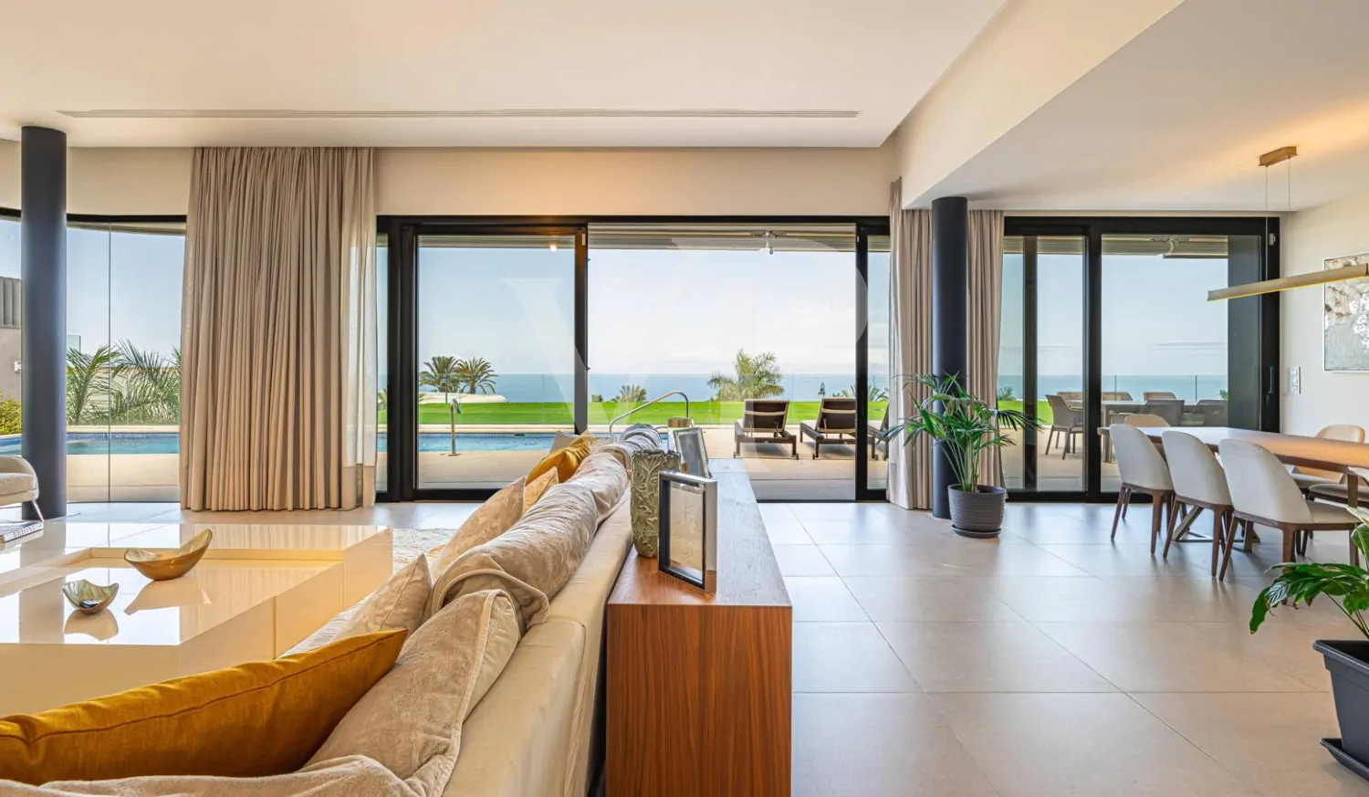 Exklusive Design-Villa mit Luxusausstattung und Traumblick auf das Meer