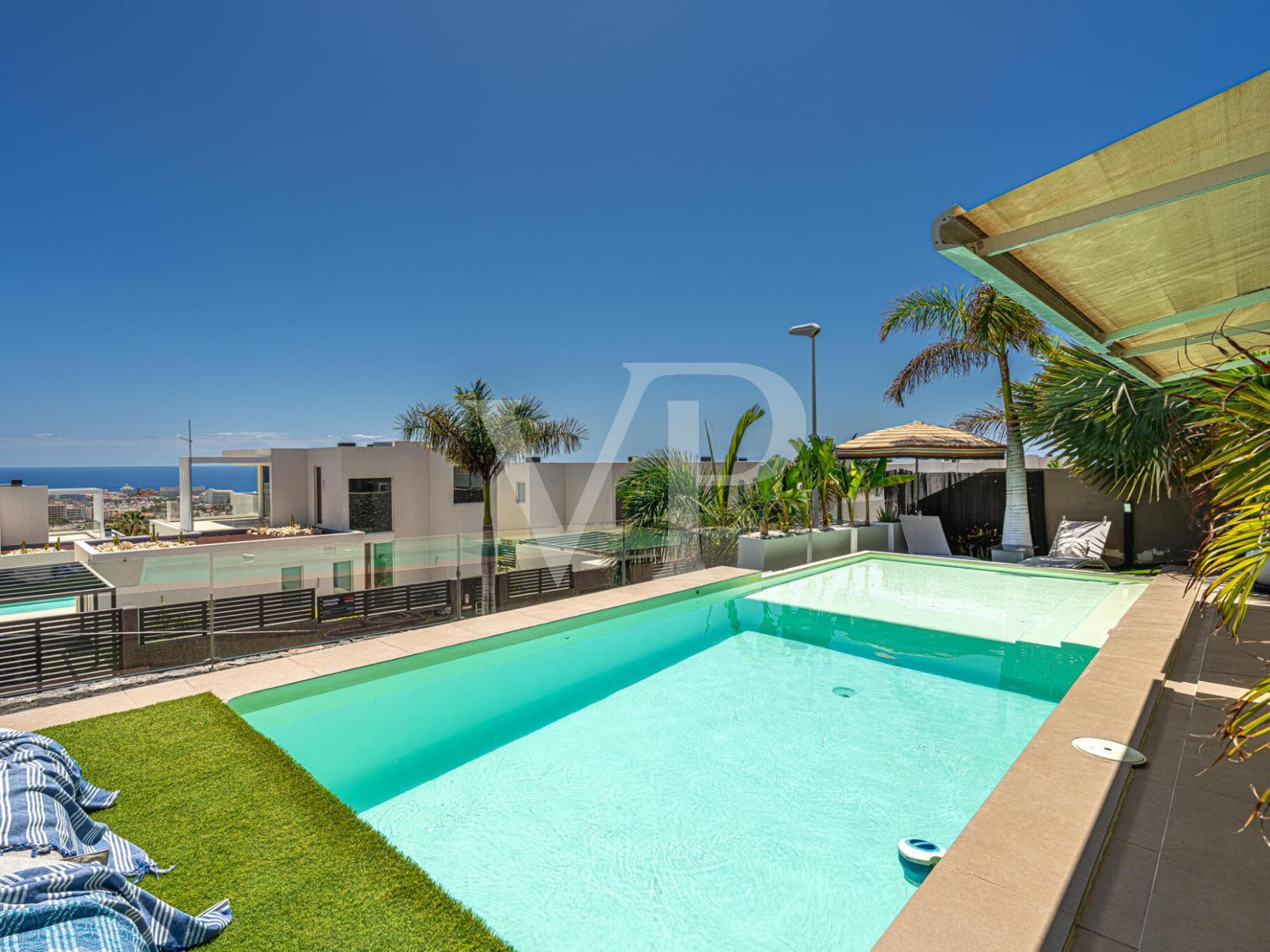 Fantástica propiedad con vistas al mar y piscina privada en Caldera del Rey