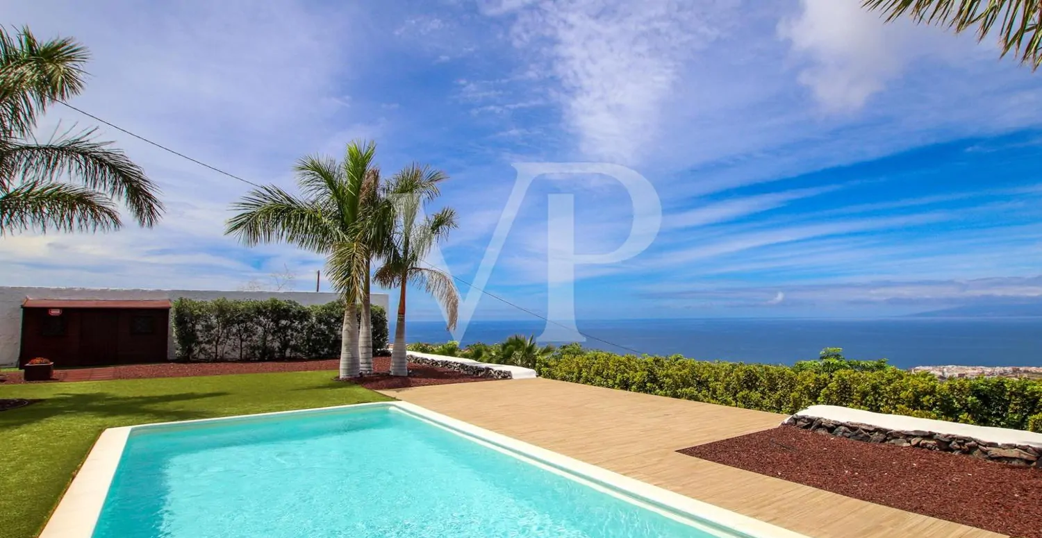 Edle Finca mit Panoramablick und privatem Pool