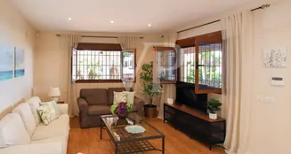 von_poll_real_estate_property_ES243184836_image_25