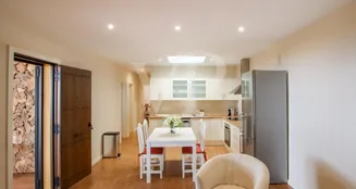 von_poll_real_estate_property_ES243184836_image_24