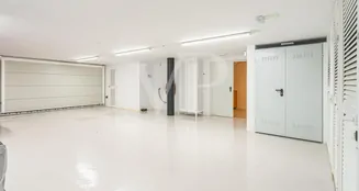 von_poll_real_estate_property_ES243184838_image_214