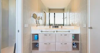 von_poll_real_estate_property_ES243184838_image_234