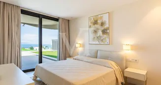 von_poll_real_estate_property_ES243184838_image_192