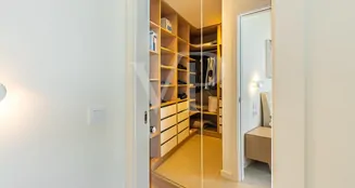 von_poll_real_estate_property_ES243184838_image_232