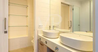 von_poll_real_estate_property_ES243184838_image_202