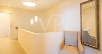 von_poll_real_estate_property_ES243184838_image_220